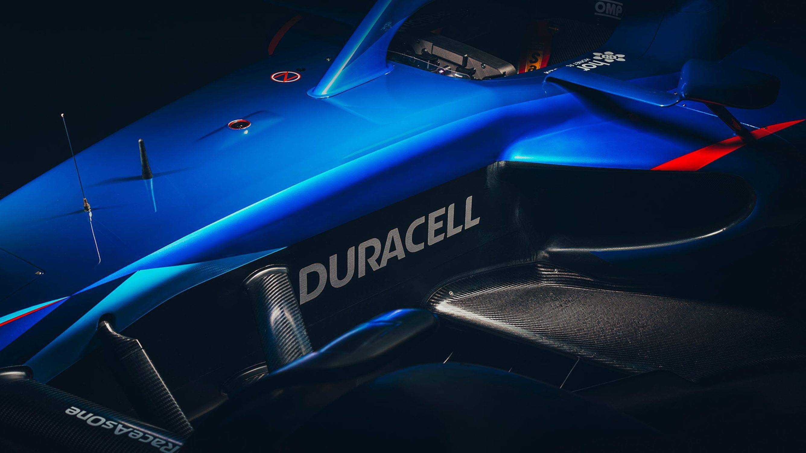 包含威廉姆斯轻取哈斯车队，拉塞尔刷新纪录的词条