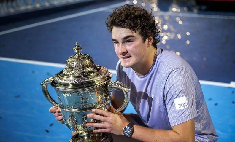 年终总决赛逆转拉沃尔杯，兹维列夫统治全场