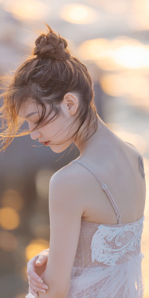 那个凌晨,光从疤痕里长出