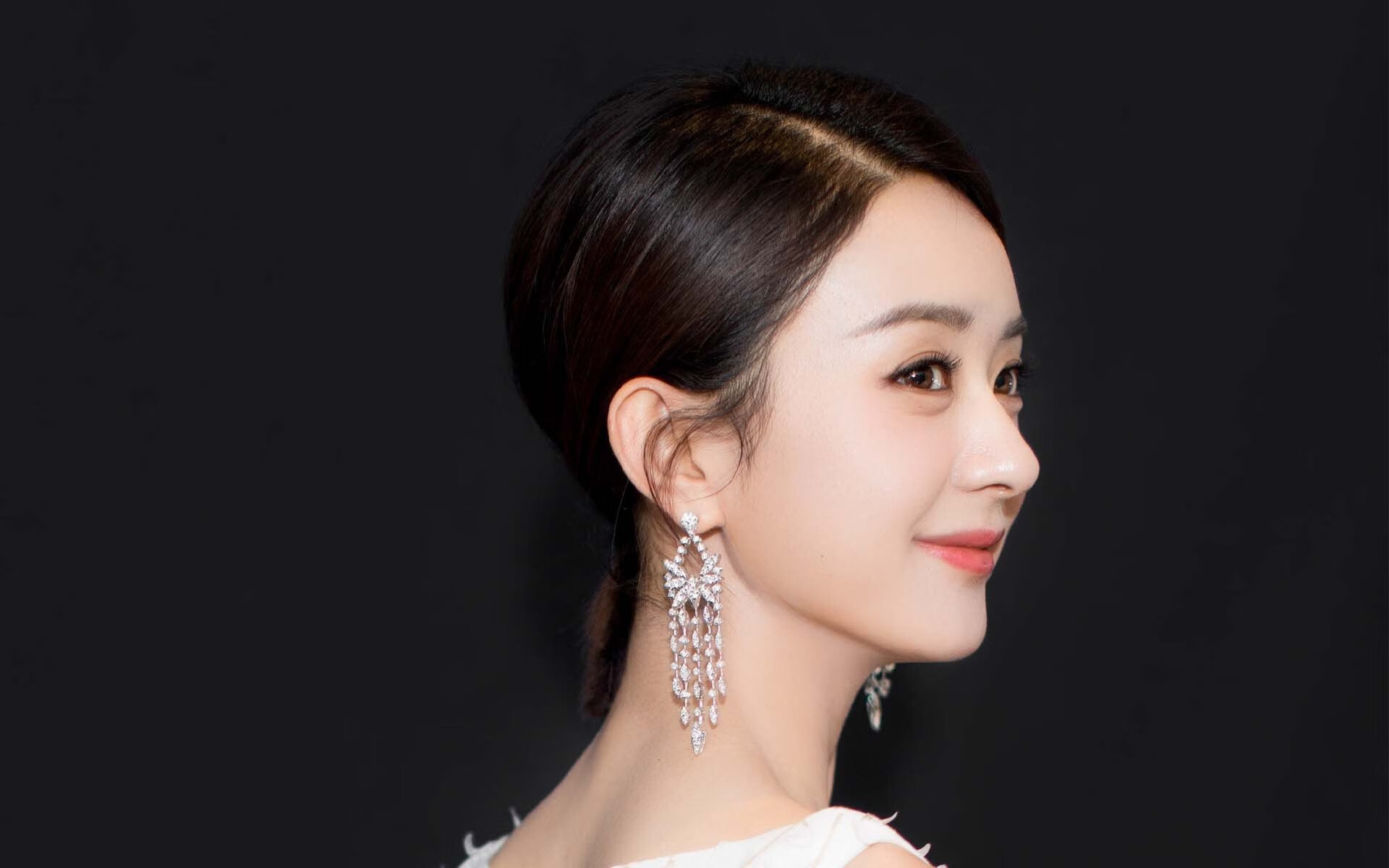 绿茵映照篮球魂,尤文图斯的总决赛级突尼斯征服战